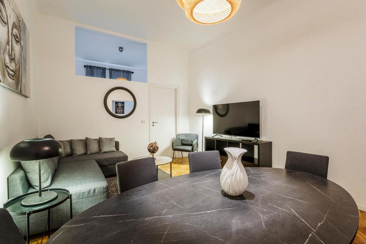 Appartement Luxury 4 Bedrooms Close To Duomo Milan